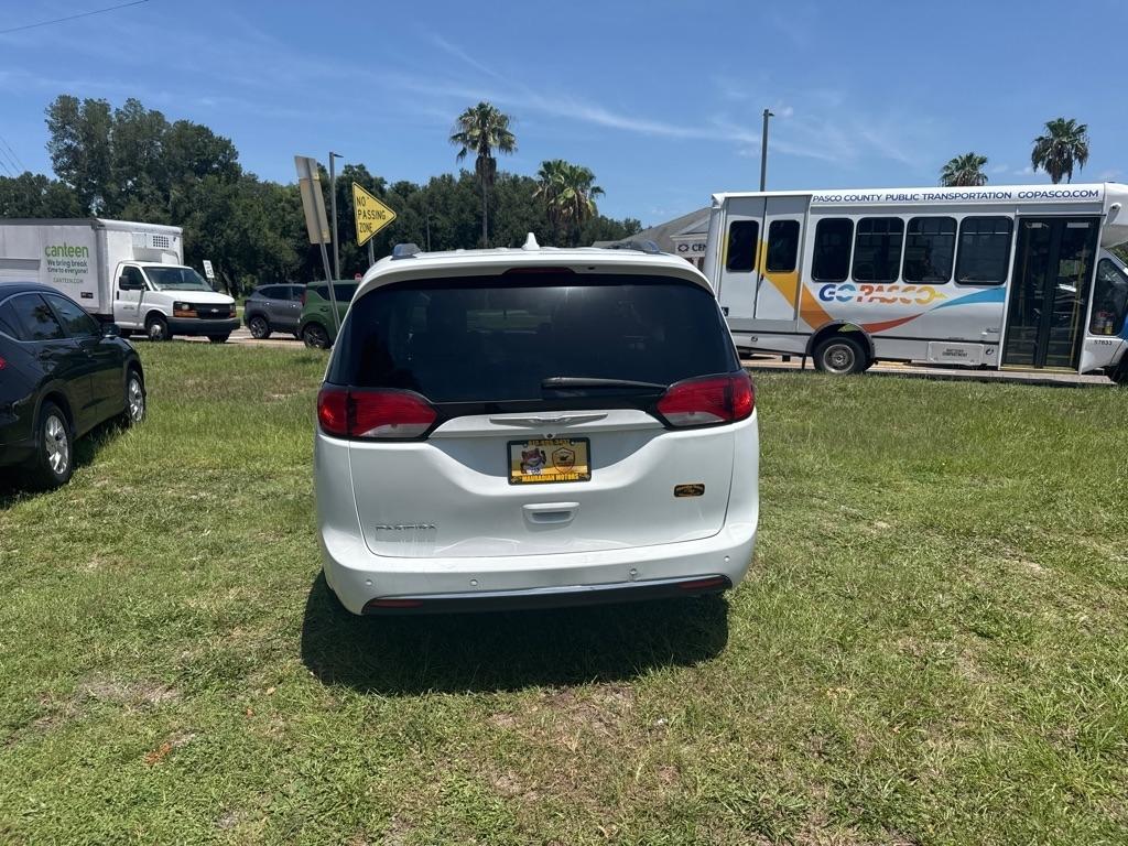 Chrysler Pacifica Touring L Plus FWD 2018