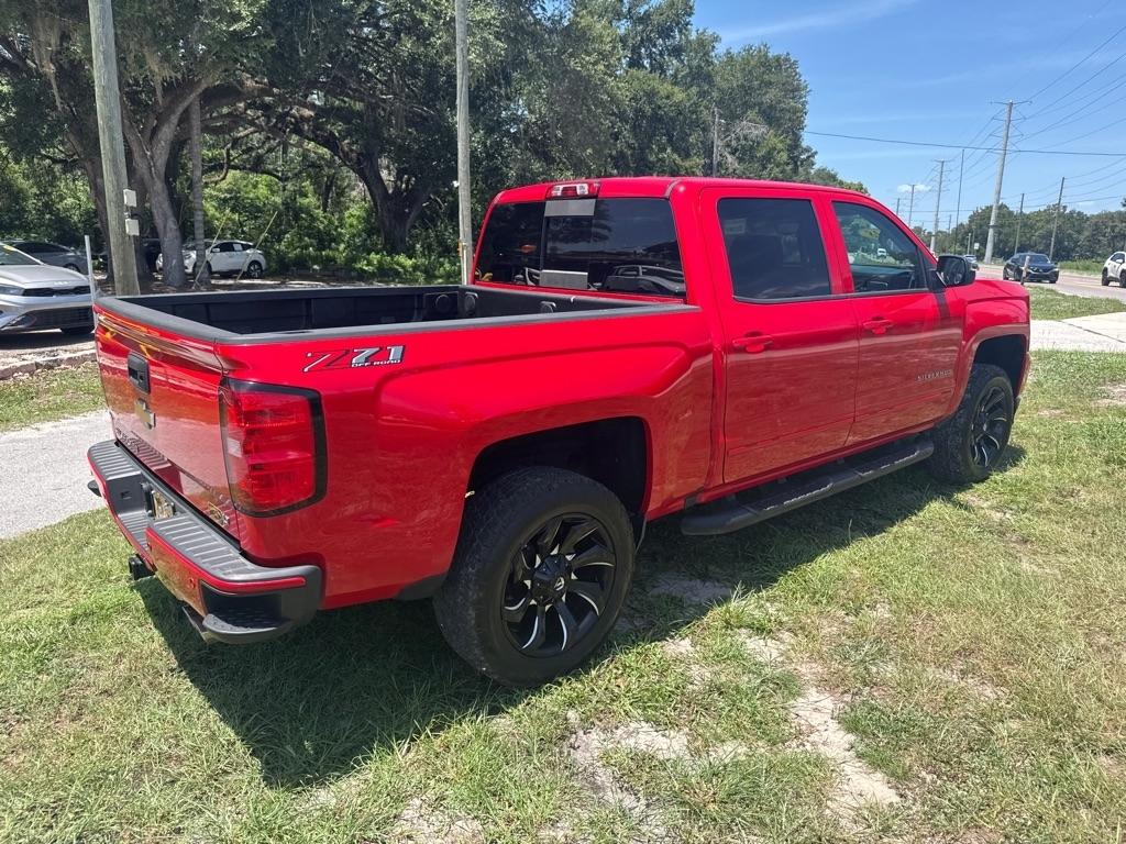 Chevrolet Silverado 1500 4WD Crew Cab 143.5" LT w/2LT 2018