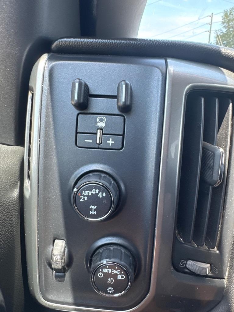 Chevrolet Silverado 1500 4WD Crew Cab 143.5" LT w/2LT 2018