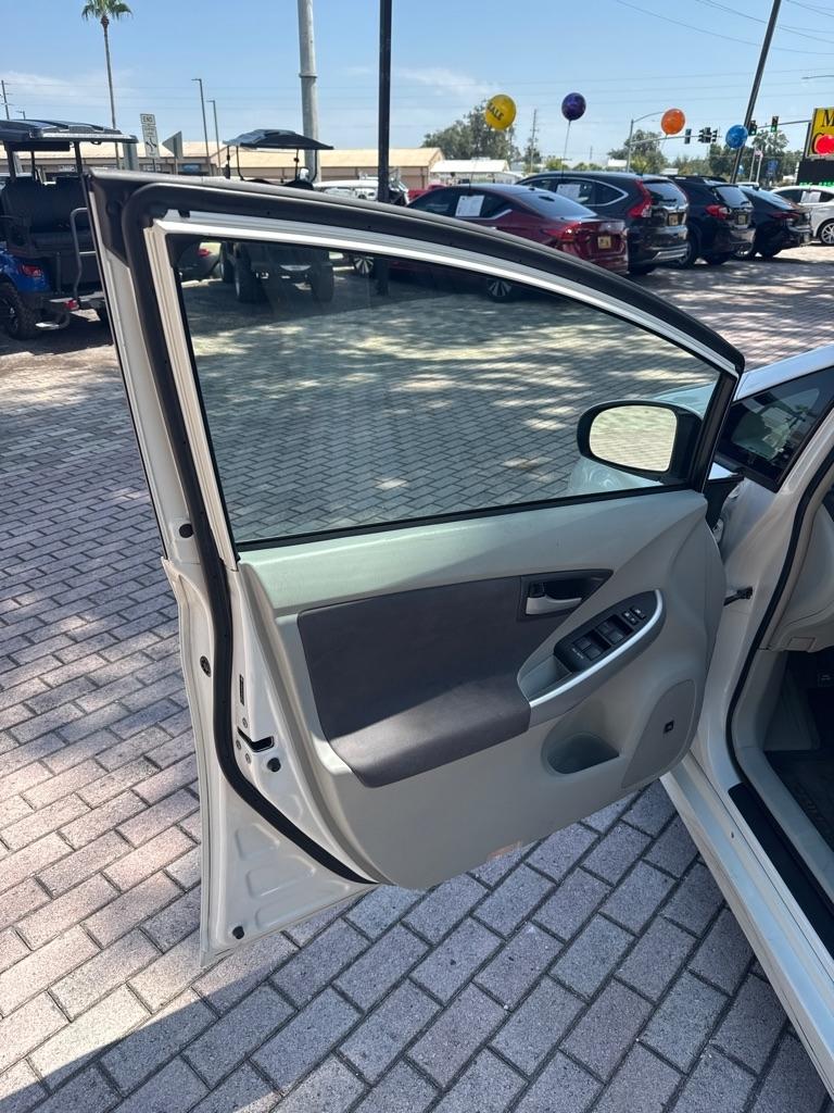 Toyota Prius 5dr HB III (Natl) 2010