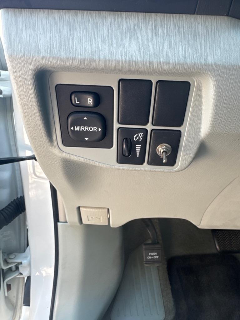 Toyota Prius 5dr HB III (Natl) 2010