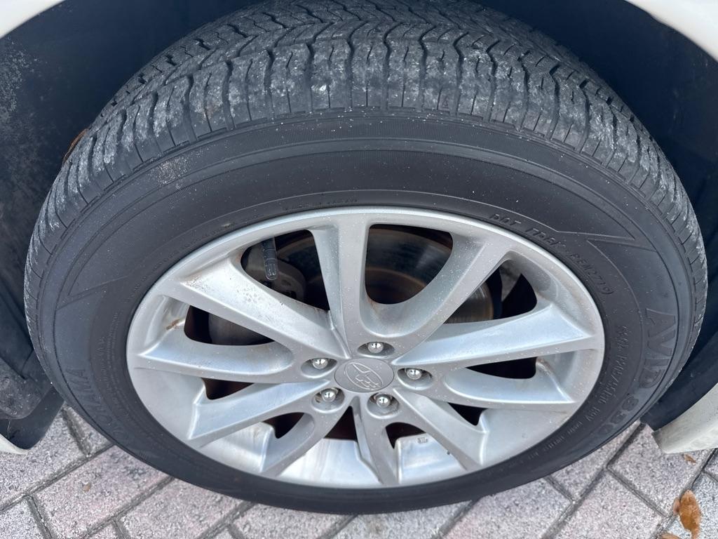 Subaru Impreza Wagon 5dr Auto 2.0i Premium 2013