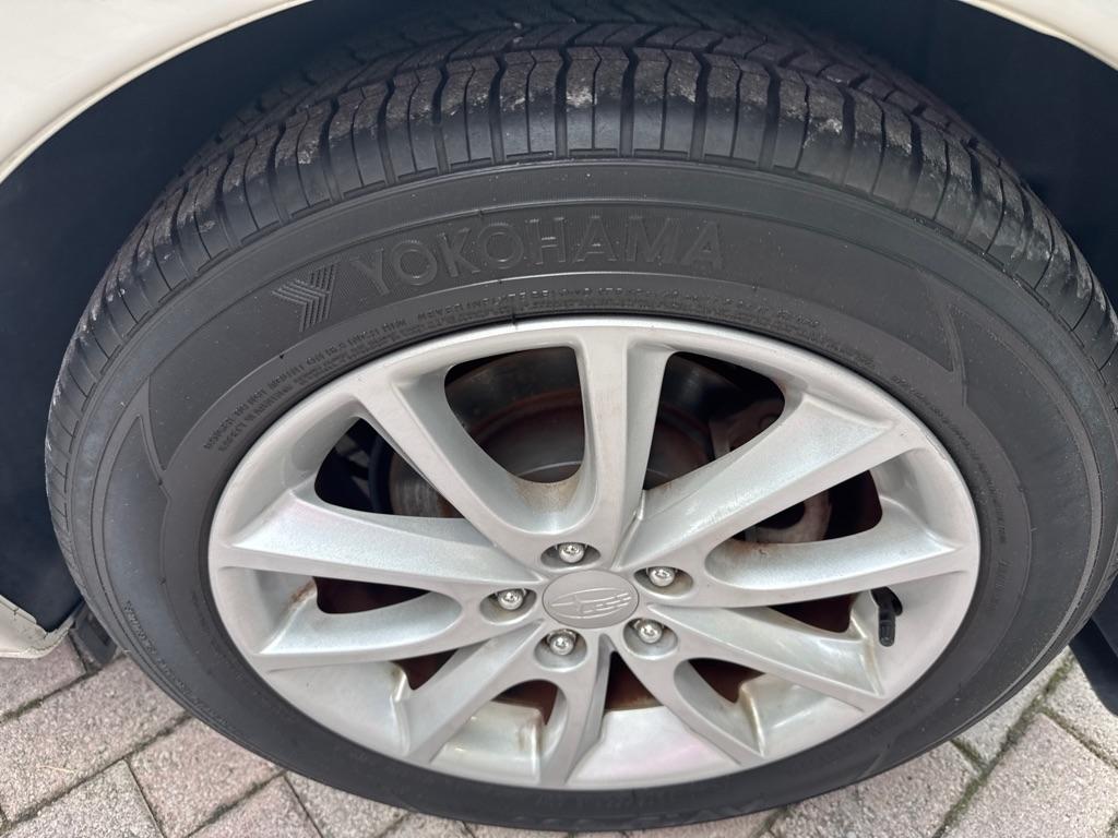Subaru Impreza Wagon 5dr Auto 2.0i Premium 2013