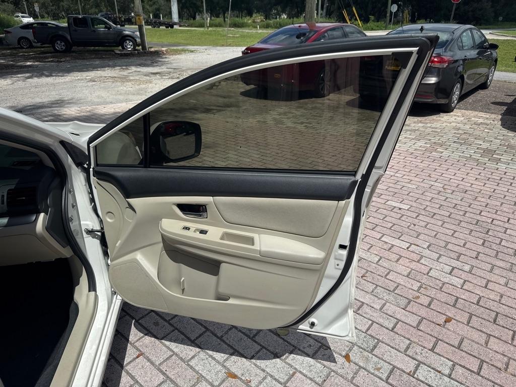 Subaru Impreza Wagon 5dr Auto 2.0i Premium 2013