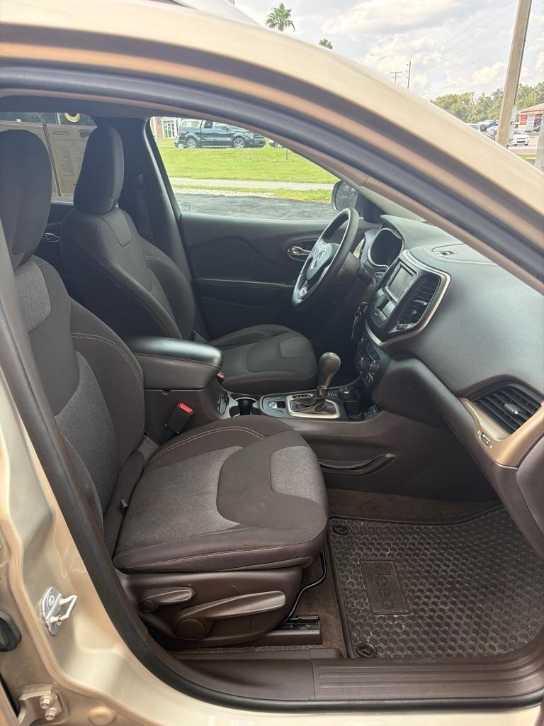 Jeep Cherokee 4WD 4dr Latitude 2014