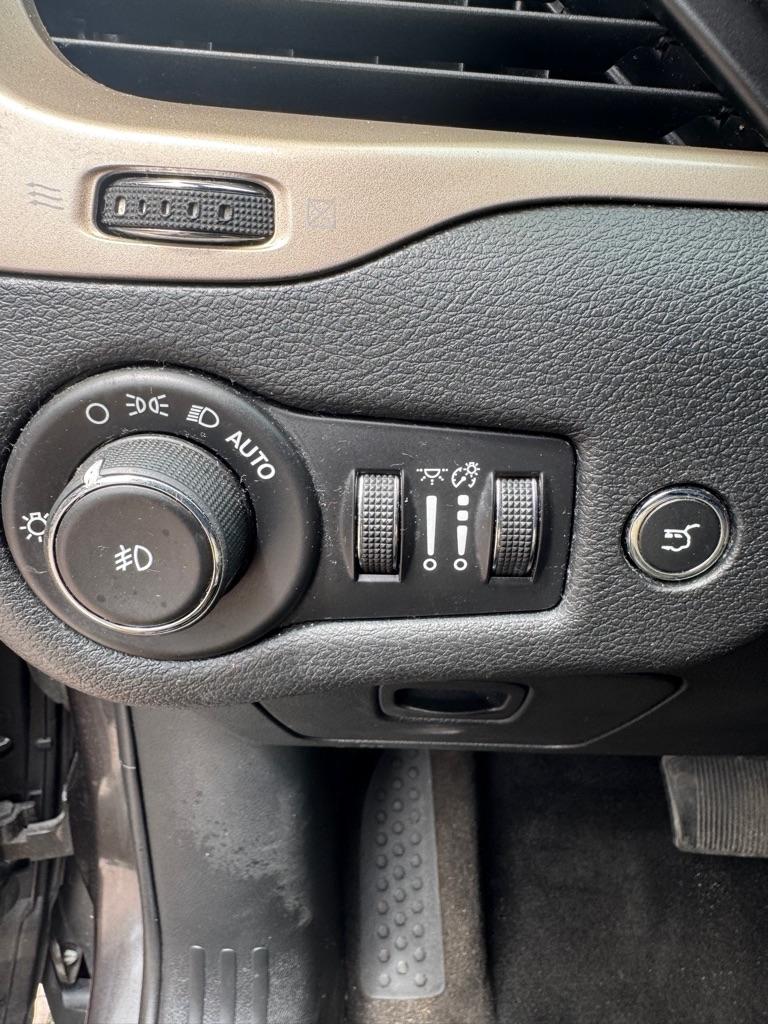 Jeep Cherokee FWD 4dr Latitude Altitude 2015