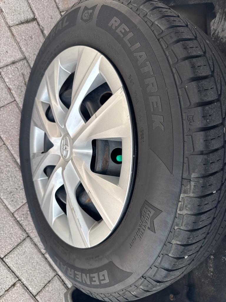 Toyota Corolla 4dr Sdn CVT LE Premium (Natl) 2014