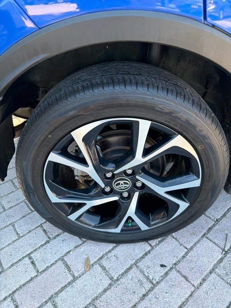 Toyota C-HR XLE FWD (Natl) 2018