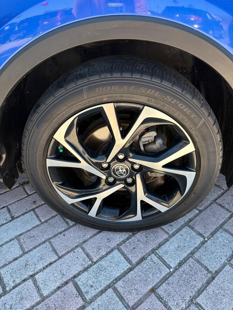 Toyota C-HR XLE FWD (Natl) 2018