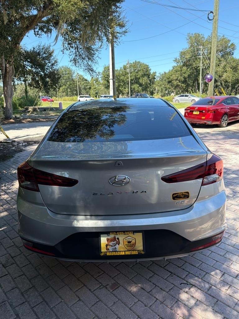 Hyundai Elantra SE IVT 2020