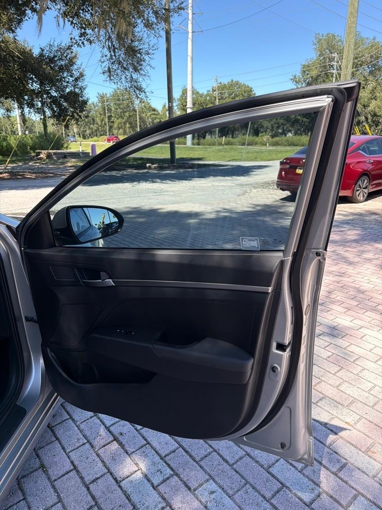 Hyundai Elantra SE IVT 2020