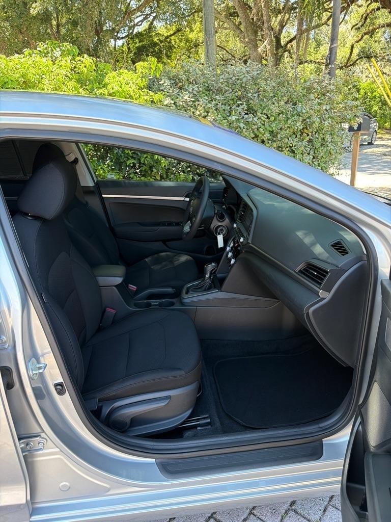 Hyundai Elantra SE IVT 2020