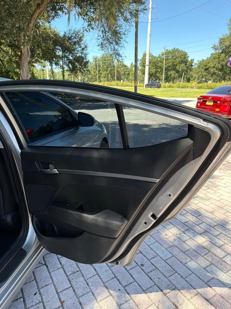 Hyundai Elantra SE IVT 2020