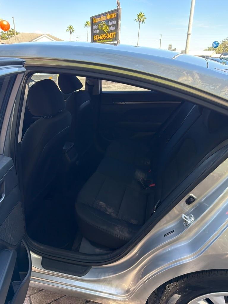 Hyundai Elantra SE IVT 2020