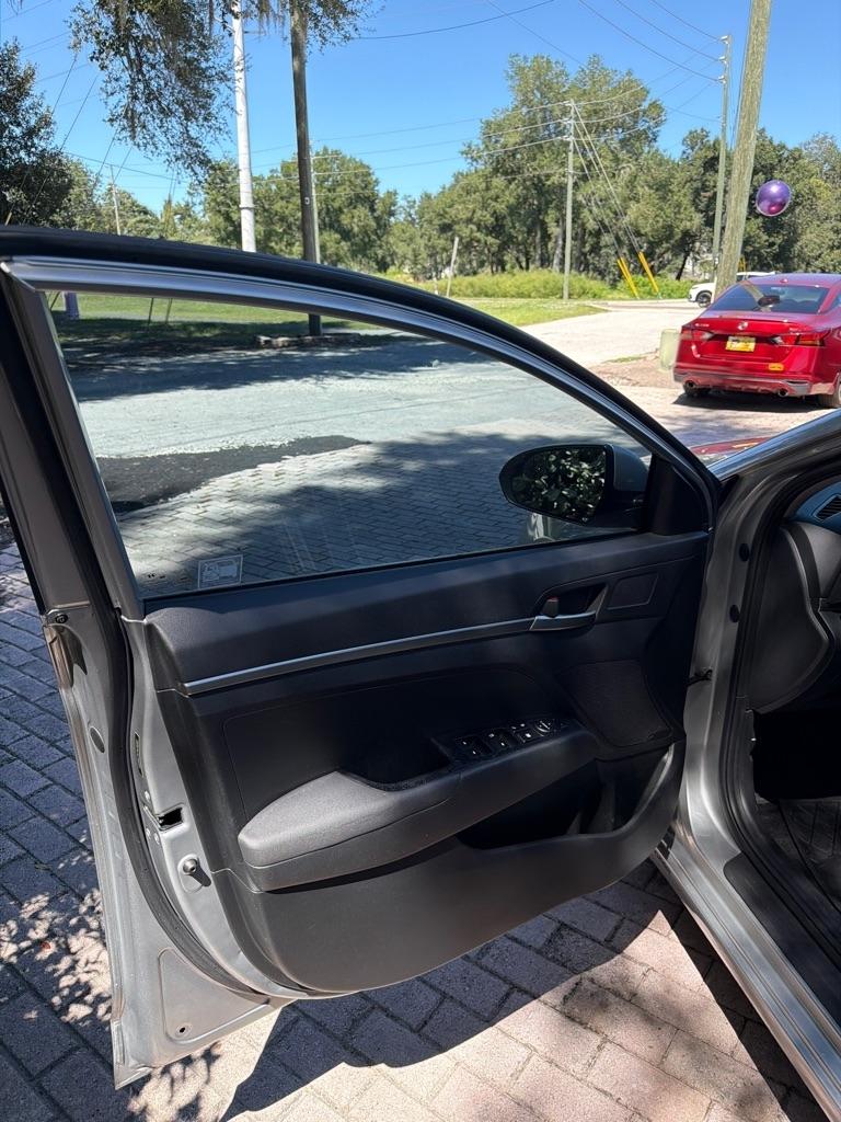 Hyundai Elantra SE IVT 2020
