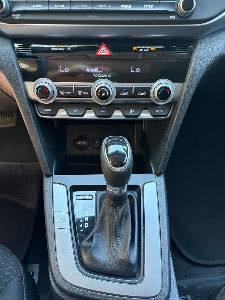 Hyundai Elantra SE IVT 2020