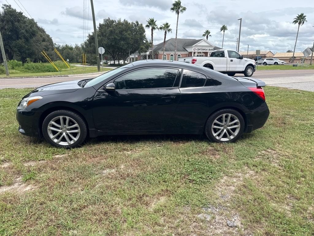Nissan Altima 2dr Cpe V6 CVT 3.5 SR 2012