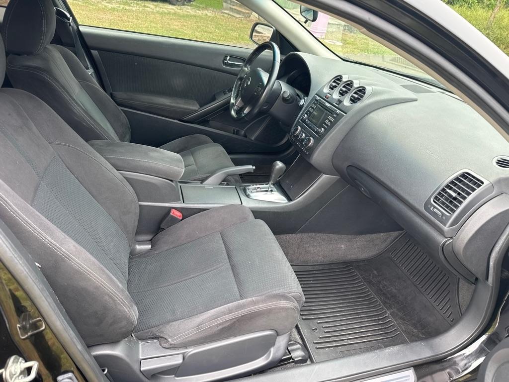 Nissan Altima 2dr Cpe V6 CVT 3.5 SR 2012