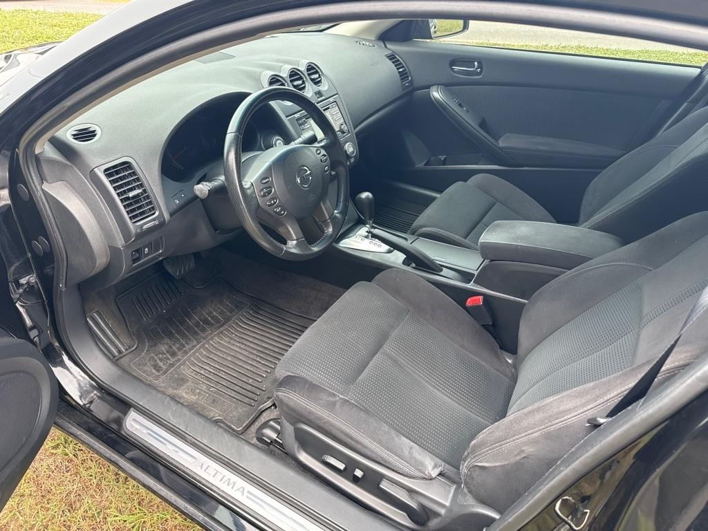 Nissan Altima 2dr Cpe V6 CVT 3.5 SR 2012