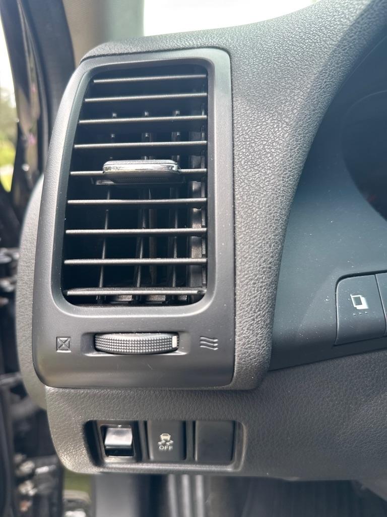 Nissan Altima 2dr Cpe V6 CVT 3.5 SR 2012