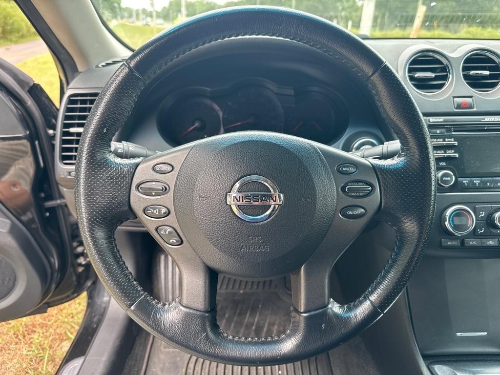 Nissan Altima 2dr Cpe V6 CVT 3.5 SR 2012