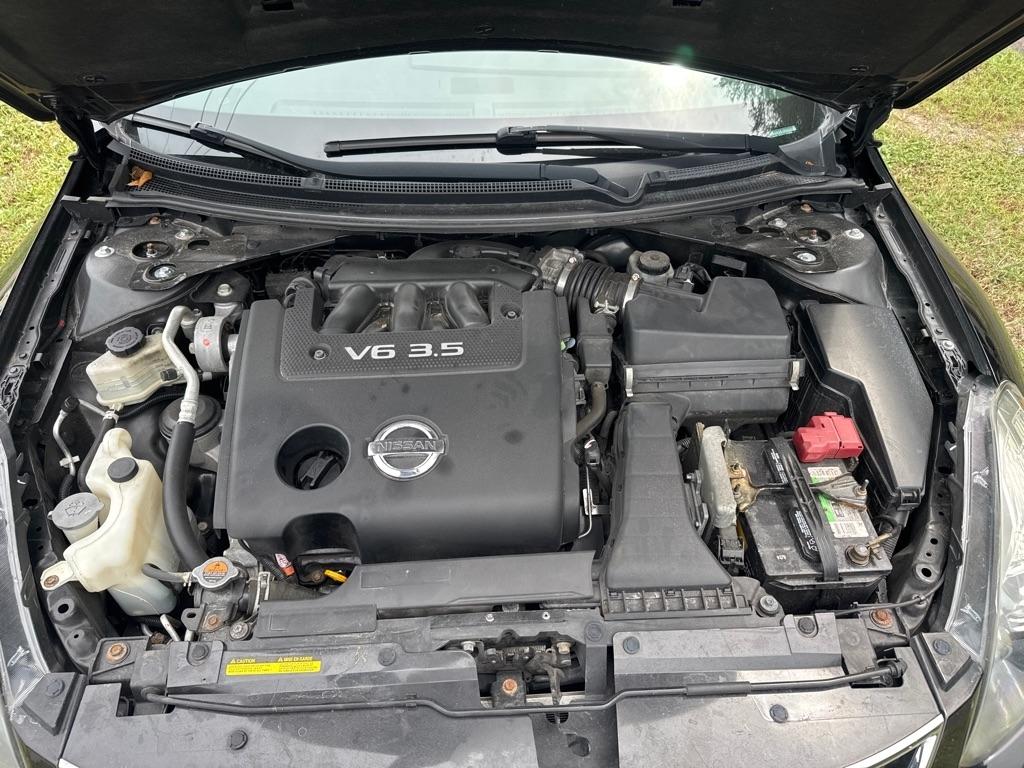 Nissan Altima 2dr Cpe V6 CVT 3.5 SR 2012