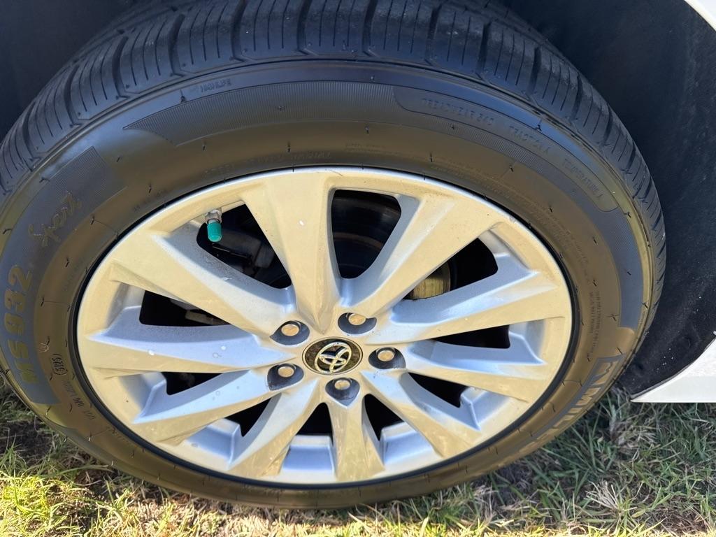 Toyota Camry XLE Auto (Natl) 2018