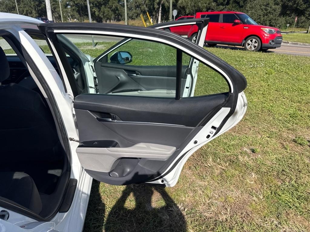 Toyota Camry XLE Auto (Natl) 2018