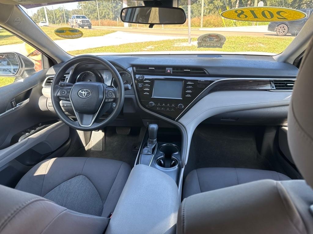 Toyota Camry XLE Auto (Natl) 2018