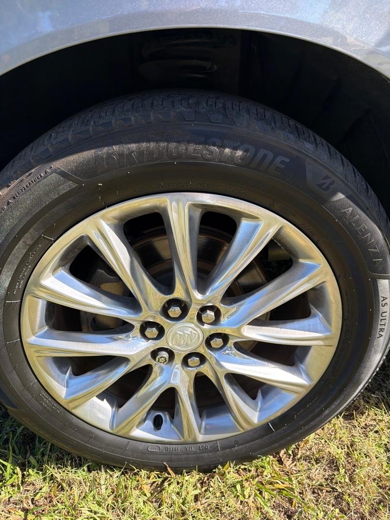 Buick Enclave AWD 4dr Essence 2019