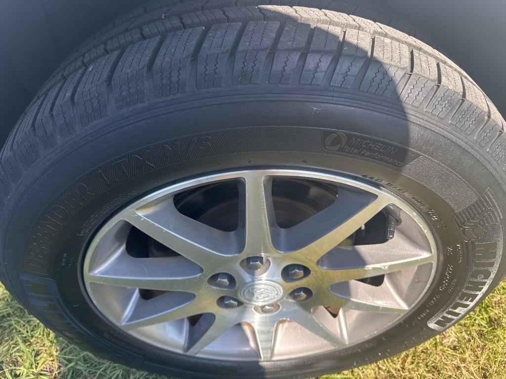Buick Enclave FWD 4dr Leather 2017