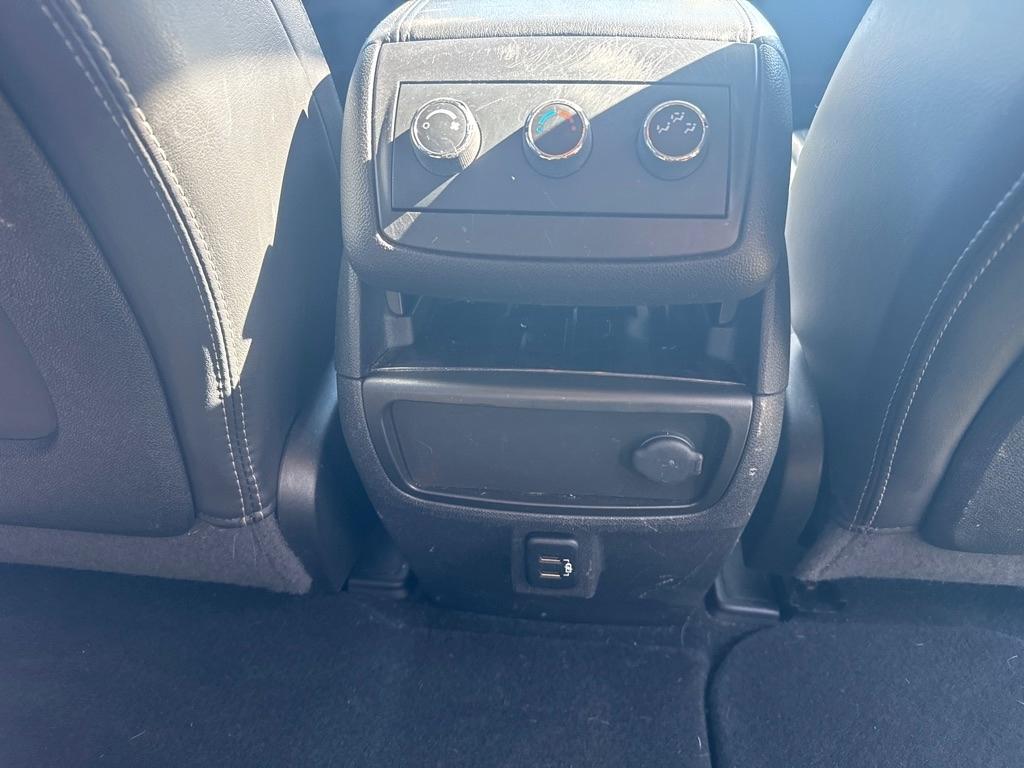 Buick Enclave FWD 4dr Leather 2017