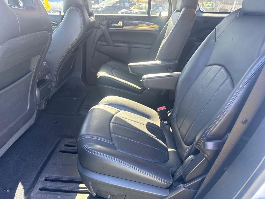 Buick Enclave FWD 4dr Leather 2017