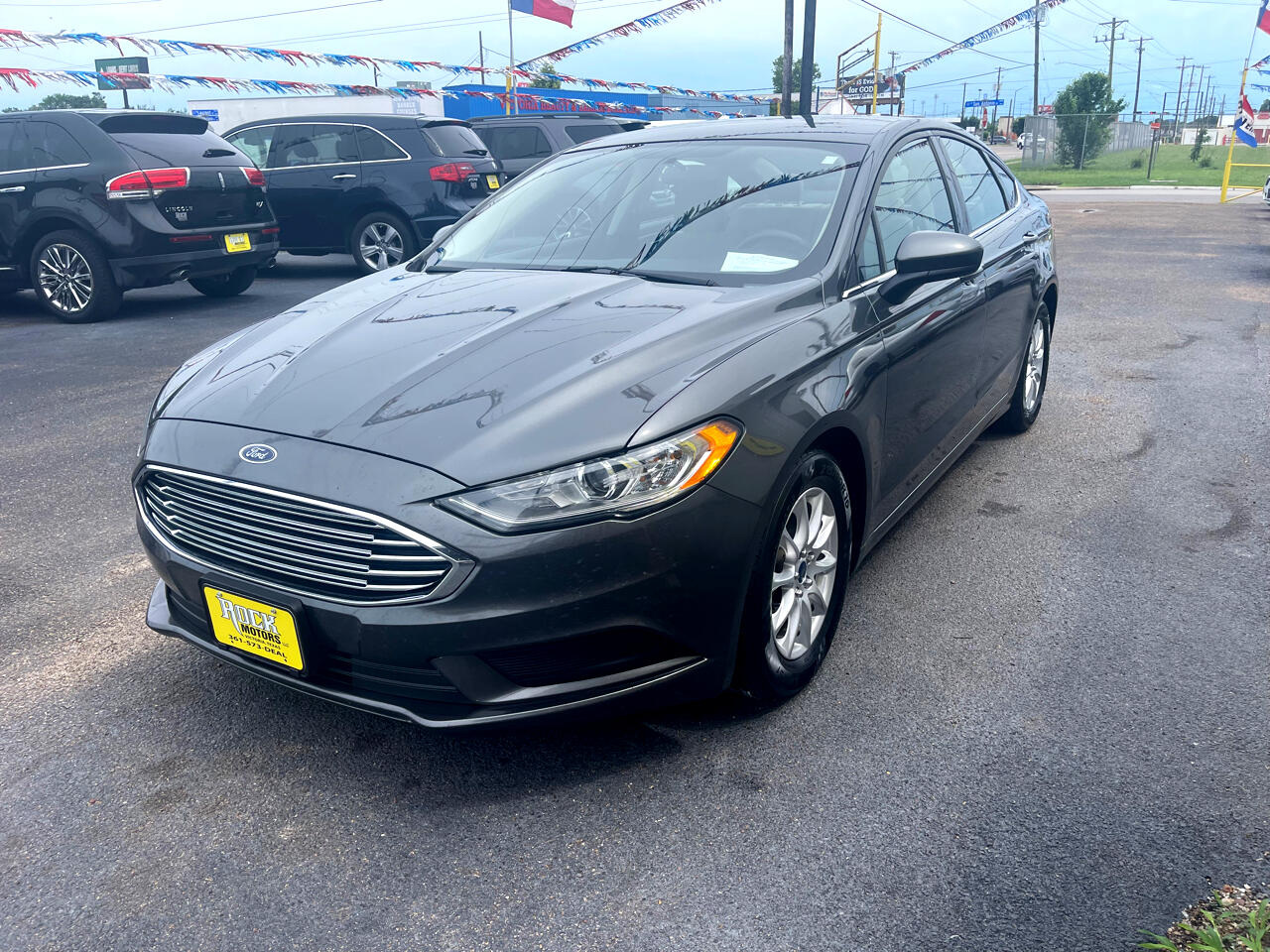 Ford Fusion S 2017