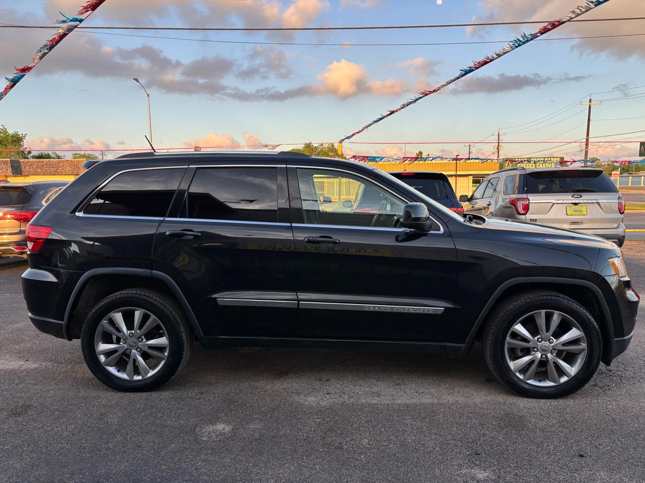 Jeep Grand Cherokee Laredo 2WD 2013