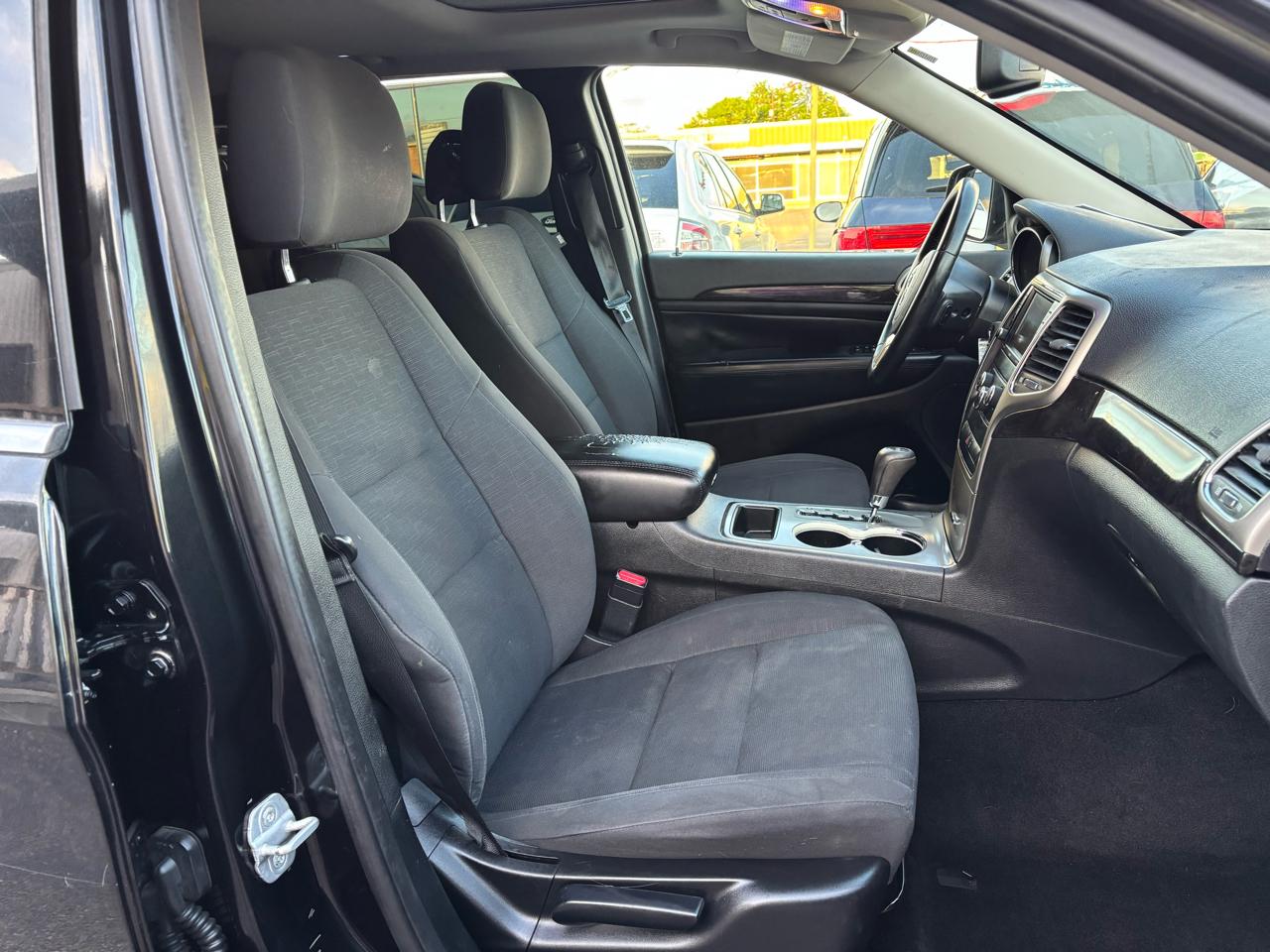 Jeep Grand Cherokee Laredo 2WD 2013