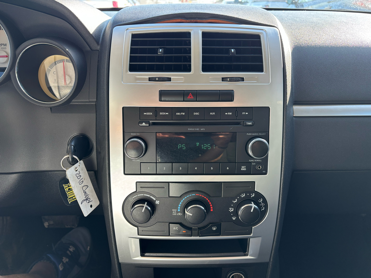 Dodge Charger Base 2010