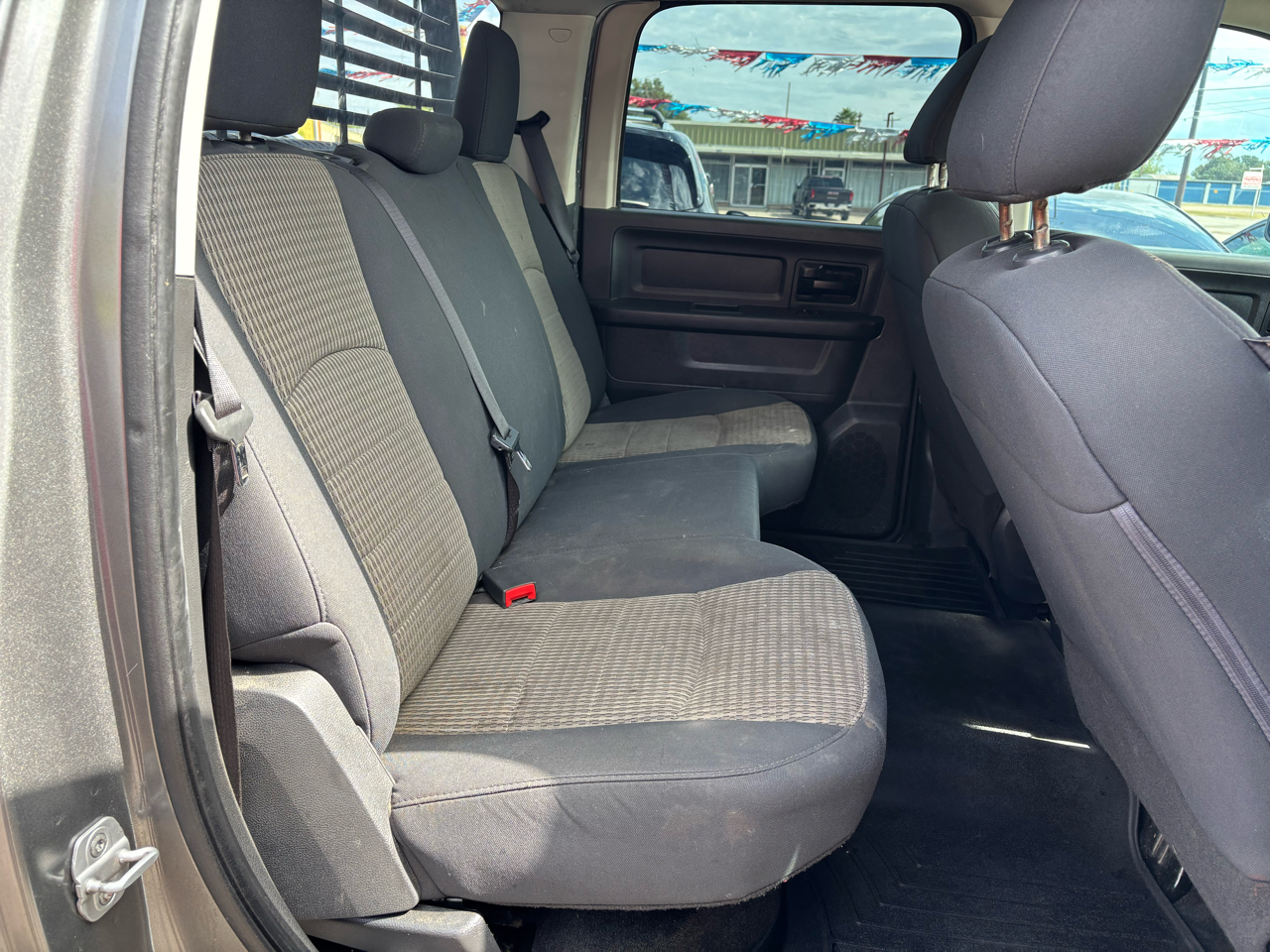 Dodge 1500 ST Crew Cab 2WD 2012 Dodge 1500 ST Crew Cab 2WD 2012