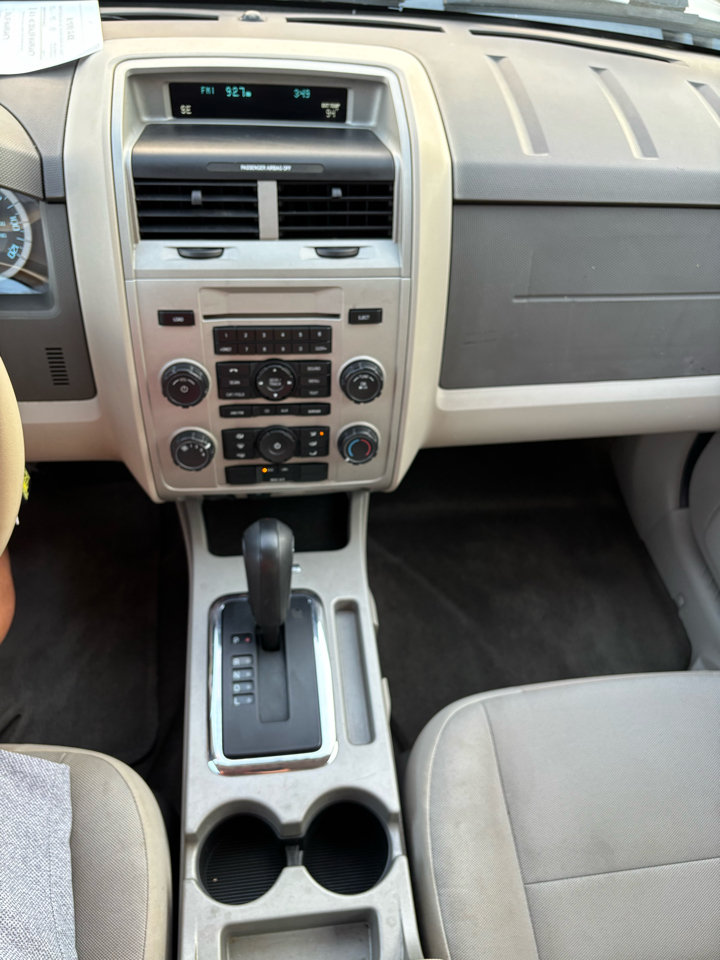 Ford Escape XLT FWD 2010 Ford Escape XLT FWD 2010