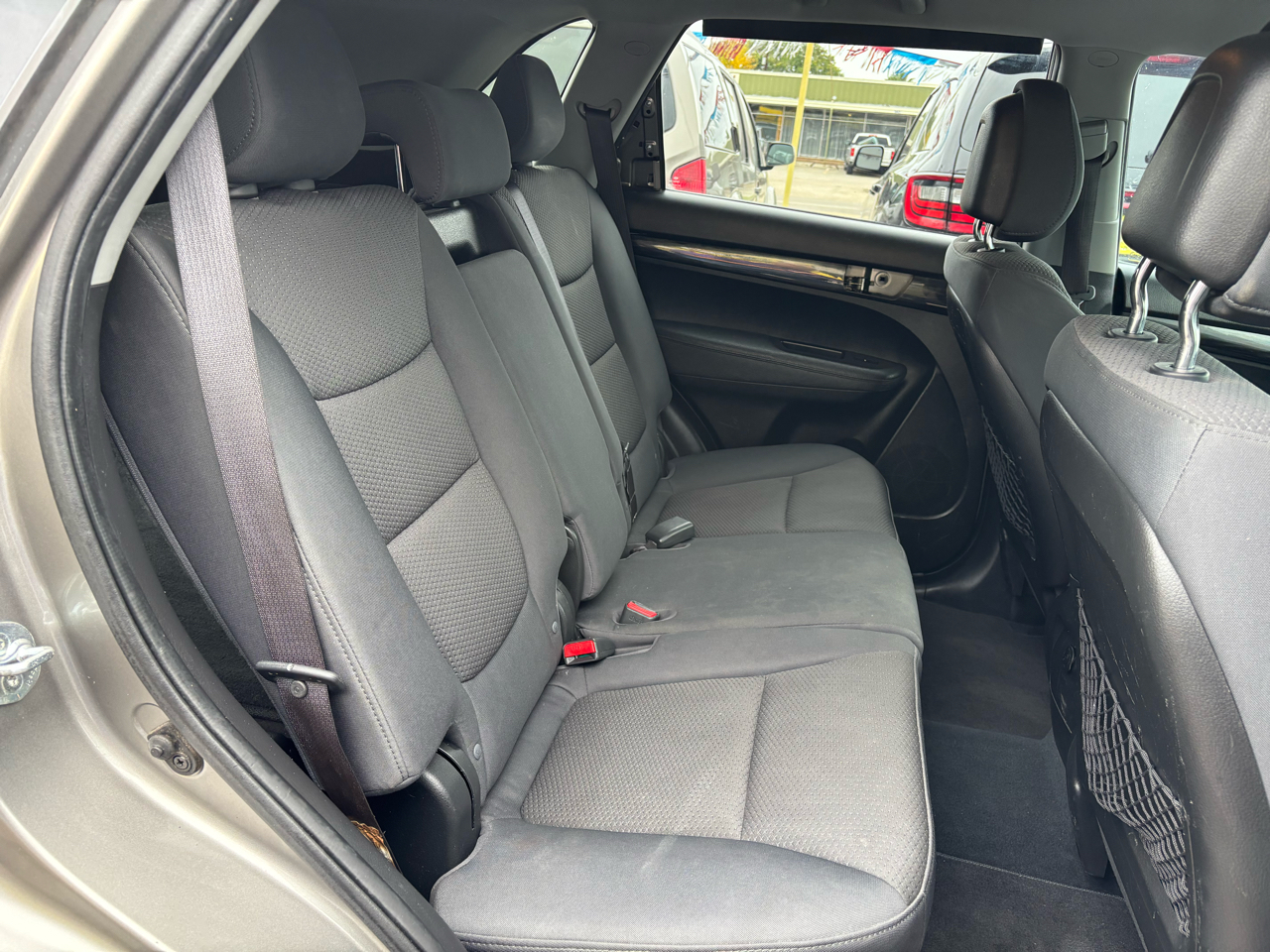 Kia Sorento LX 2WD 2011