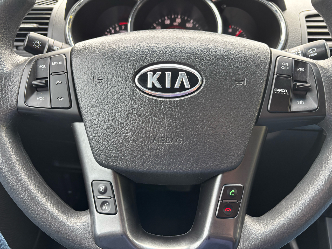 Kia Sorento LX 2WD 2011