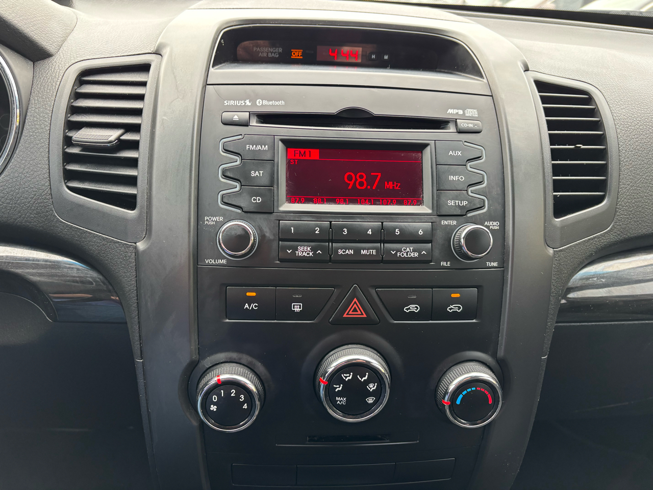 Kia Sorento LX 2WD 2011