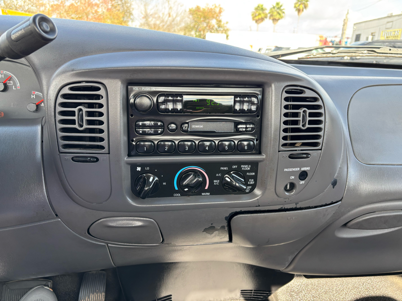 Ford F-150 XL Reg. Cab Long Bed 2WD 2002