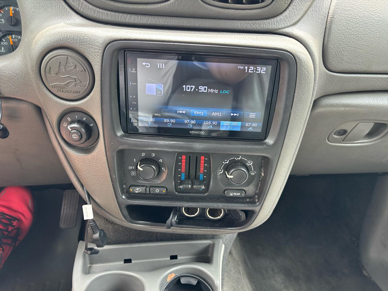 Chevrolet TrailBlazer 4dr 2WD LS 2004