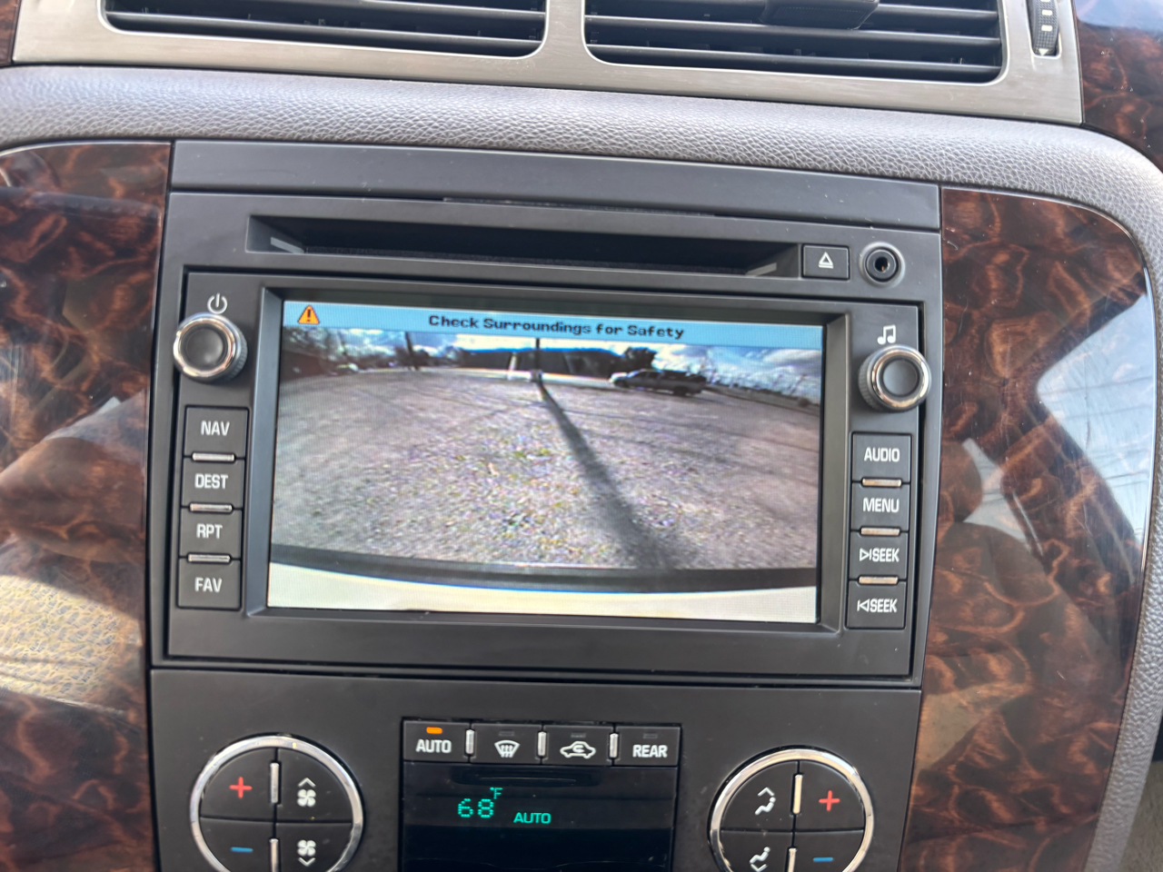 GMC Yukon 2WD 4dr 1500 Denali 2011