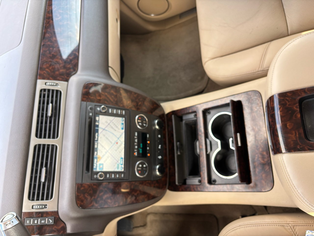 GMC Yukon 2WD 4dr 1500 Denali 2011