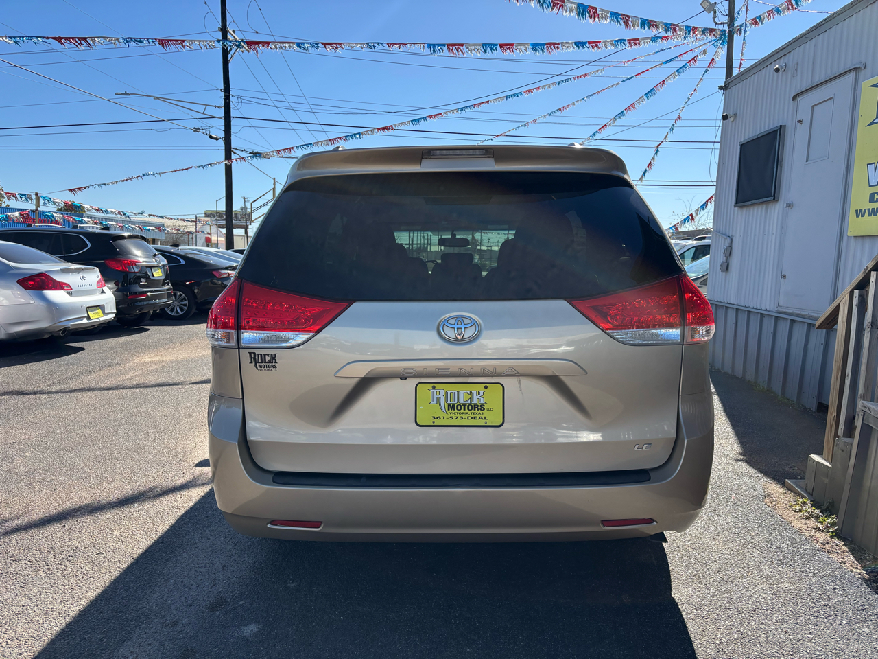 Toyota Sienna 5dr 7-Pass Van V6 LE AAS FWD (Natl) 2012
