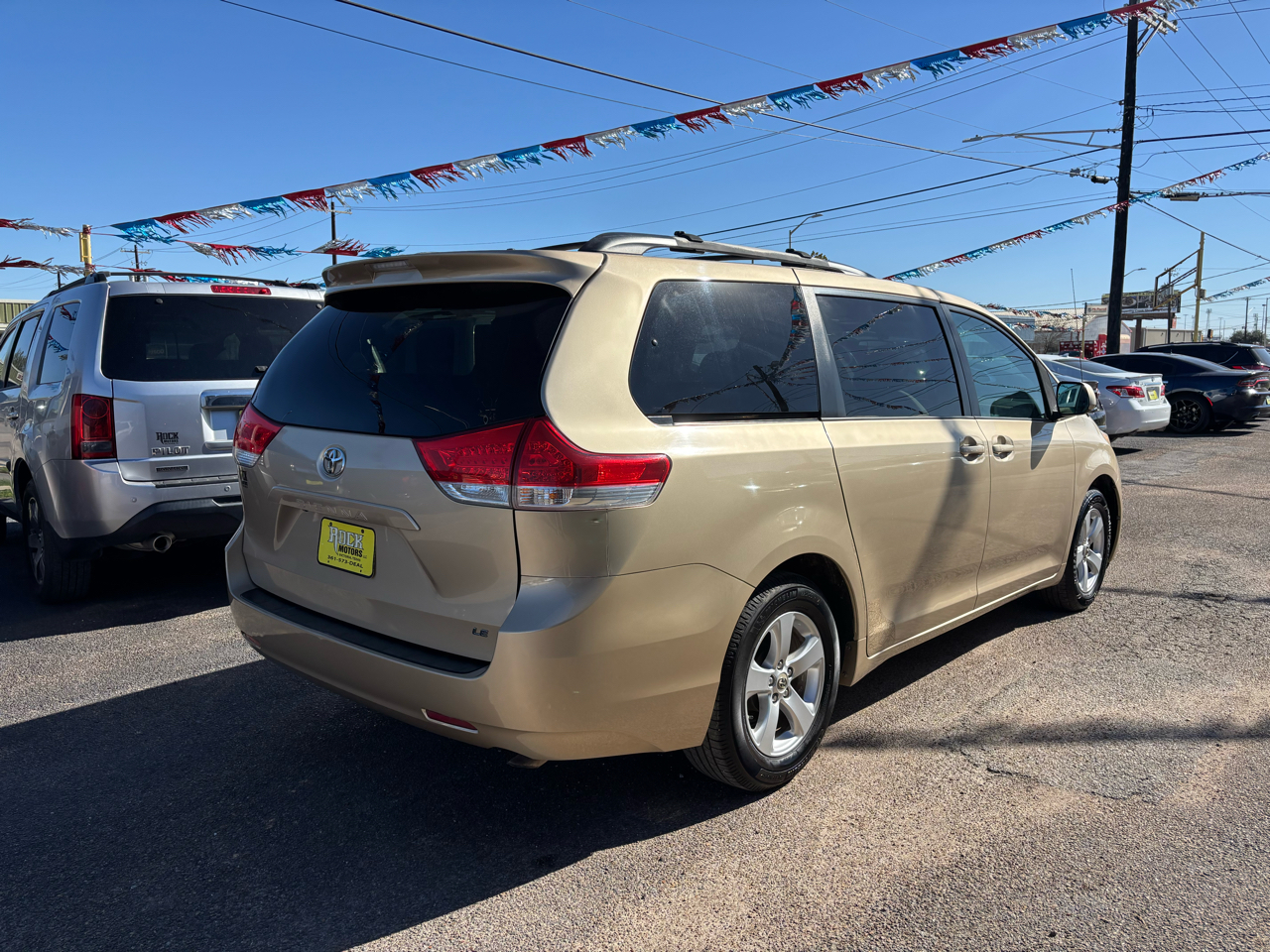 Toyota Sienna 5dr 7-Pass Van V6 LE AAS FWD (Natl) 2012