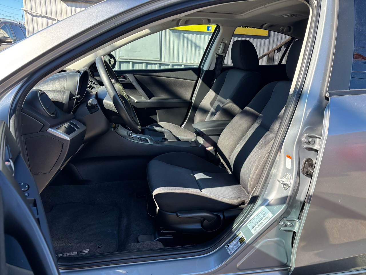 Mazda MAZDA3 4dr Sdn Auto i Touring 2011