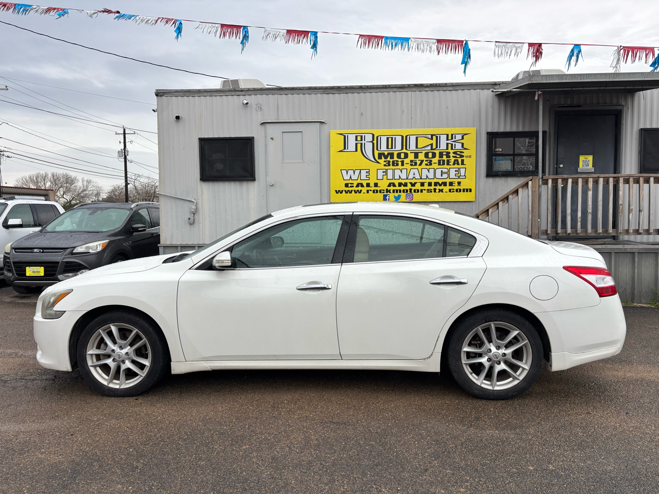 Nissan Maxima 4dr Sdn V6 CVT 3.5 SV 2011